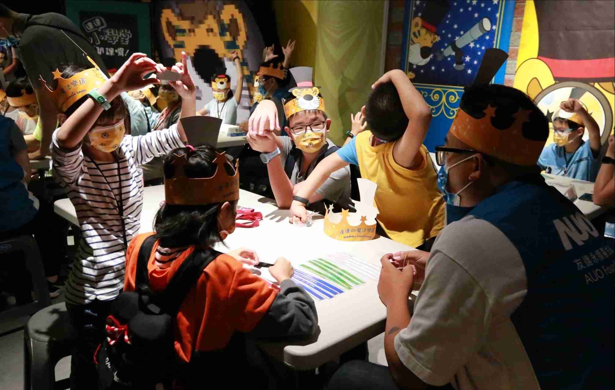 PG国际以永续理念推动全人教育计划，，，，内外结盟储备科普教育人才，，，，荣获亚太永续行动奖社会共融面的金奖肯定