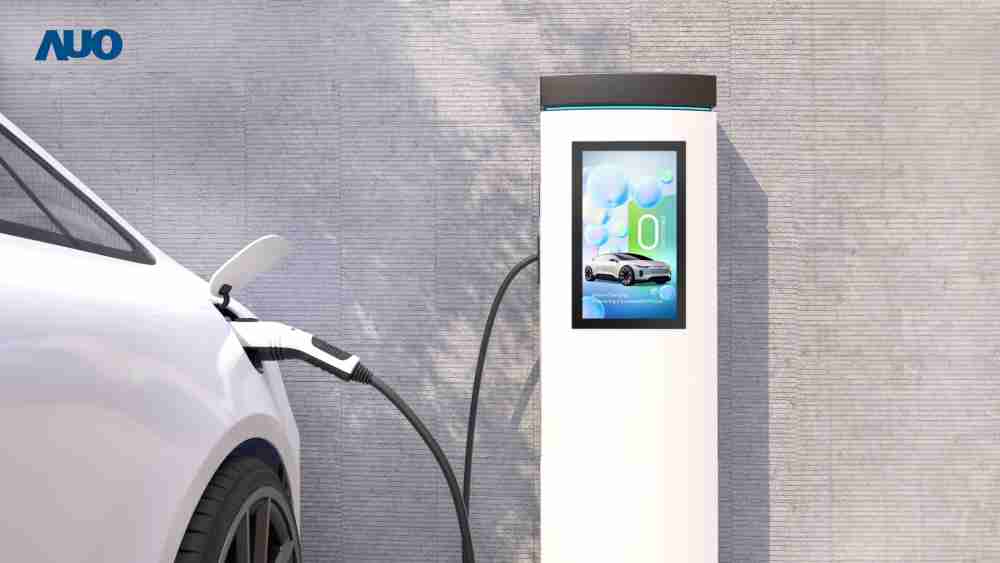 友達〝EVSE車用充電樁解決方案〞專為電動汽車充電樁設計，，，具有高亮度、、克服戶外艱難環境的耐溫、、、耐紫外線等特性，，並搭載散熱性及擴充性強的高效能工業電腦，，可實現人機互動訴求，，，如資訊顯示、、支付等應用